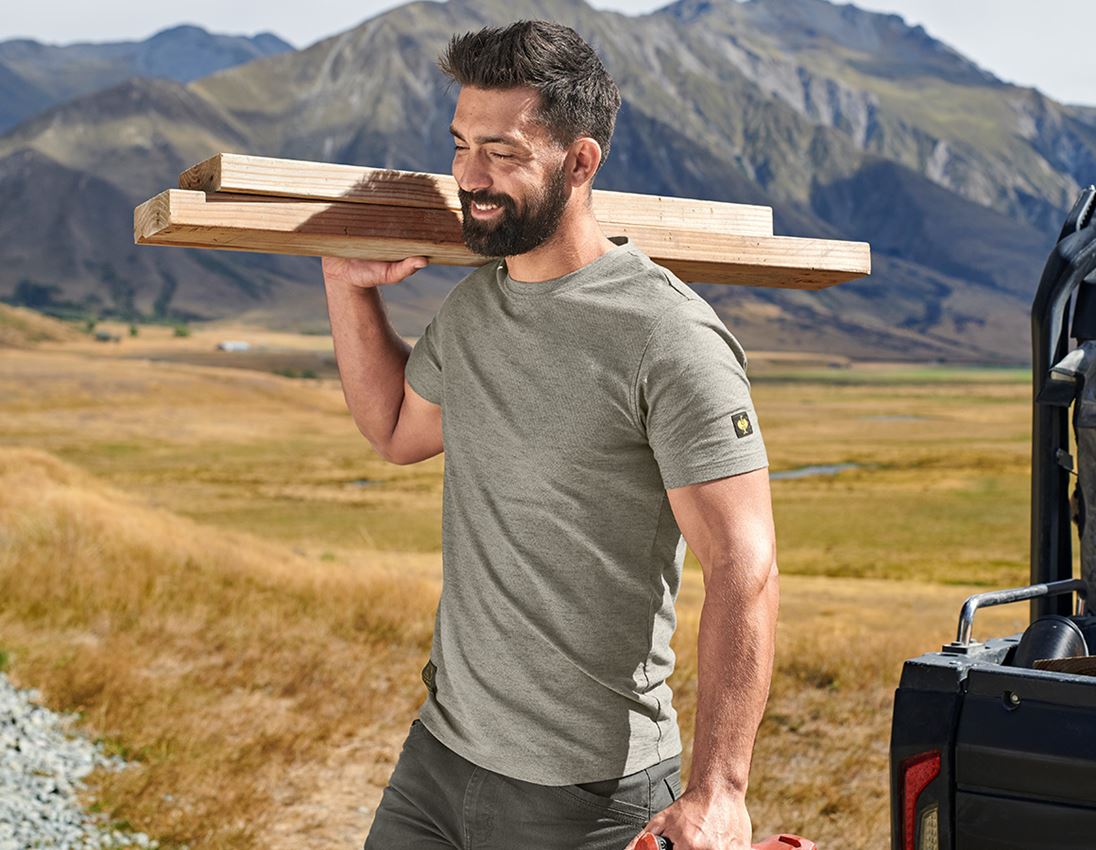 Shirts & Co.: T-Shirt e.s.vintage + tarngrün melange 1