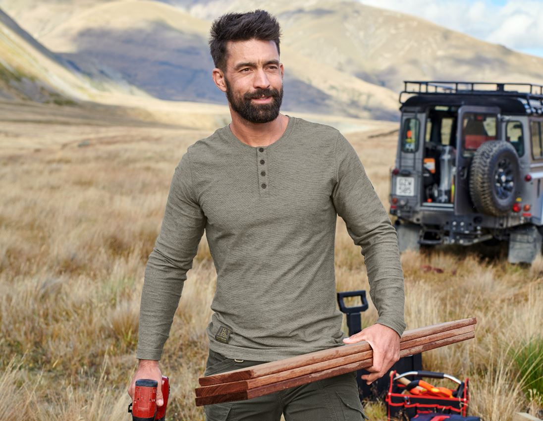 Shirts & Co.: Longsleeve e.s.vintage + tarngrün melange