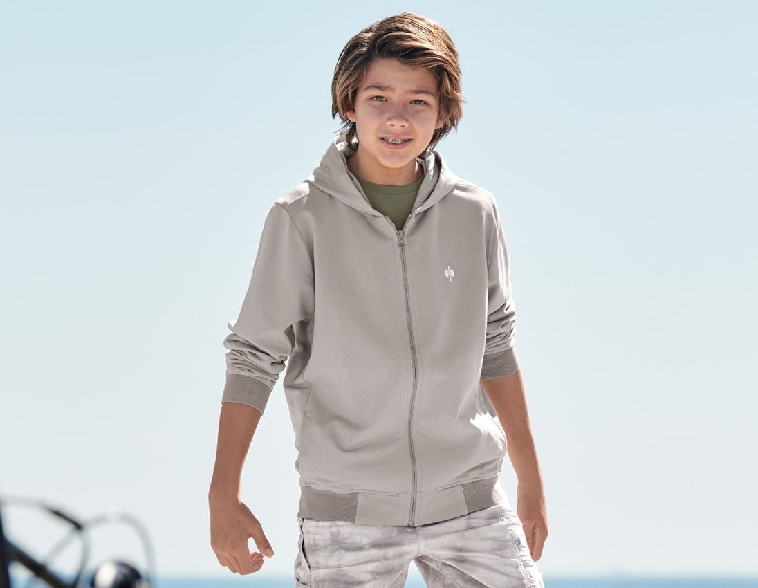 Themen: Kapuzensweatjacke e.s.motion ten, Kinder + opalgrau vintage