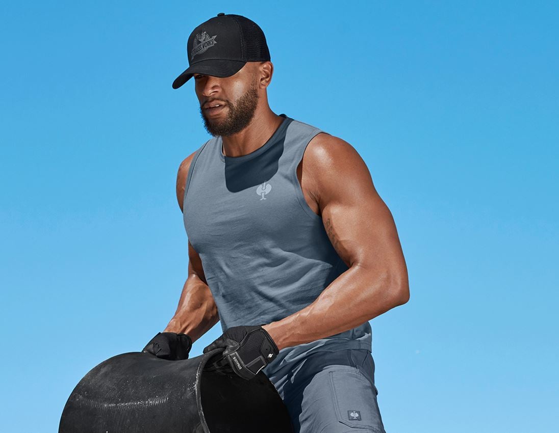 Shirts & Co.: Athletik-Shirt e.s.iconic + oxidblau