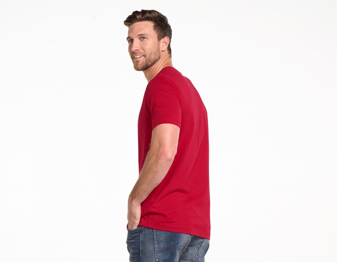 Shirts & Co.: e.s. T-Shirt cotton, long fit + feuerrot 2