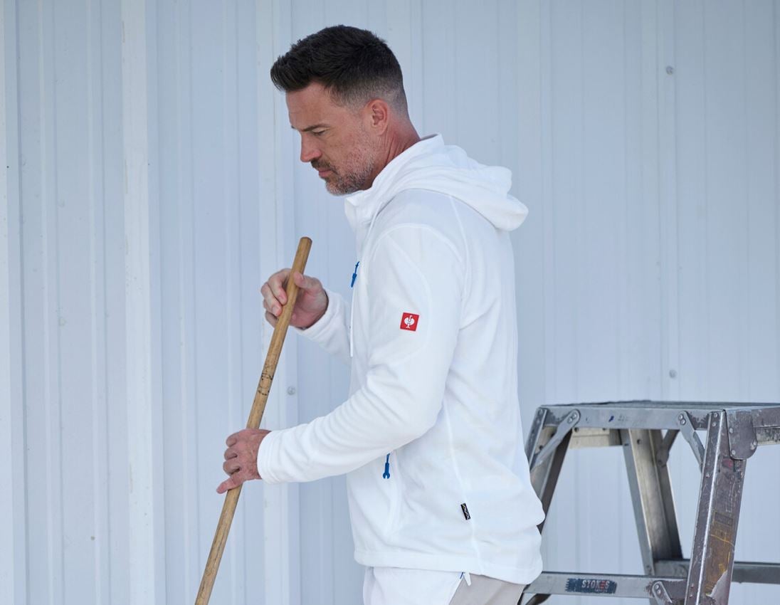 Themen: Kapuzen Fleece Jacke e.s.motion 2020 + weiß 1