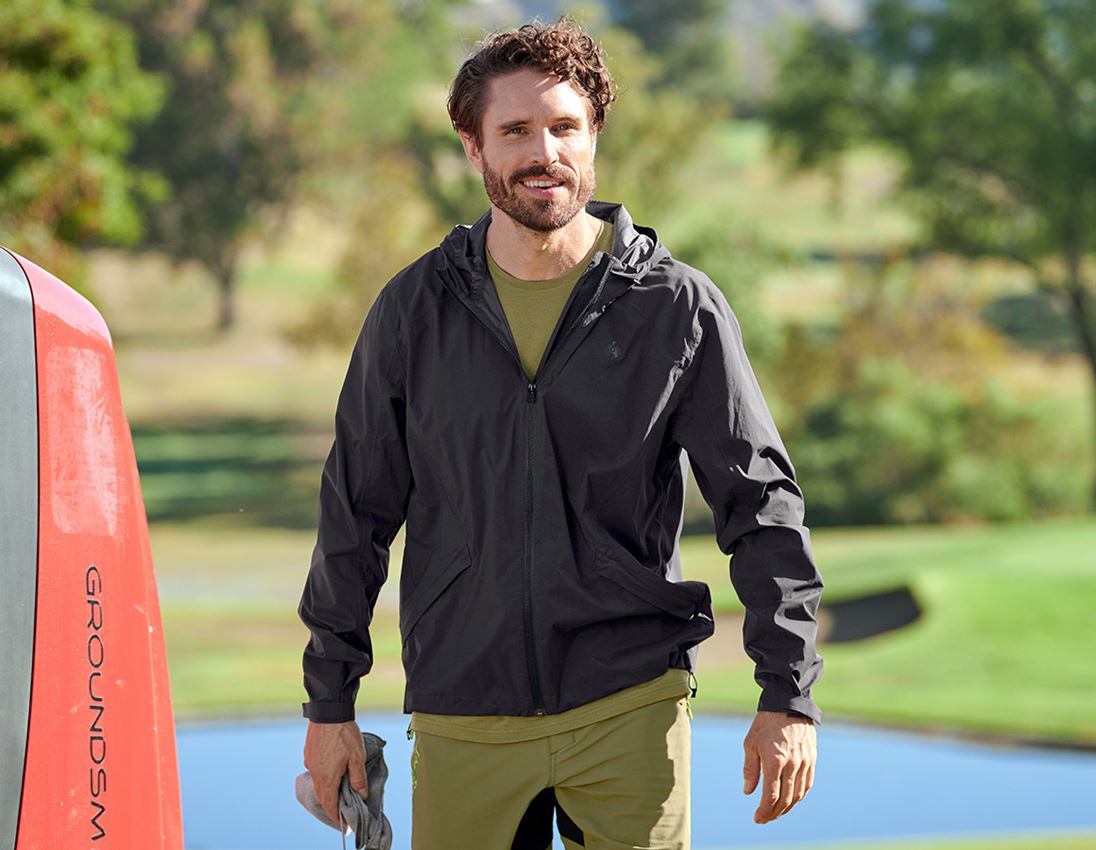 Jacken: Windbreaker light-pack e.s.trail + schwarz