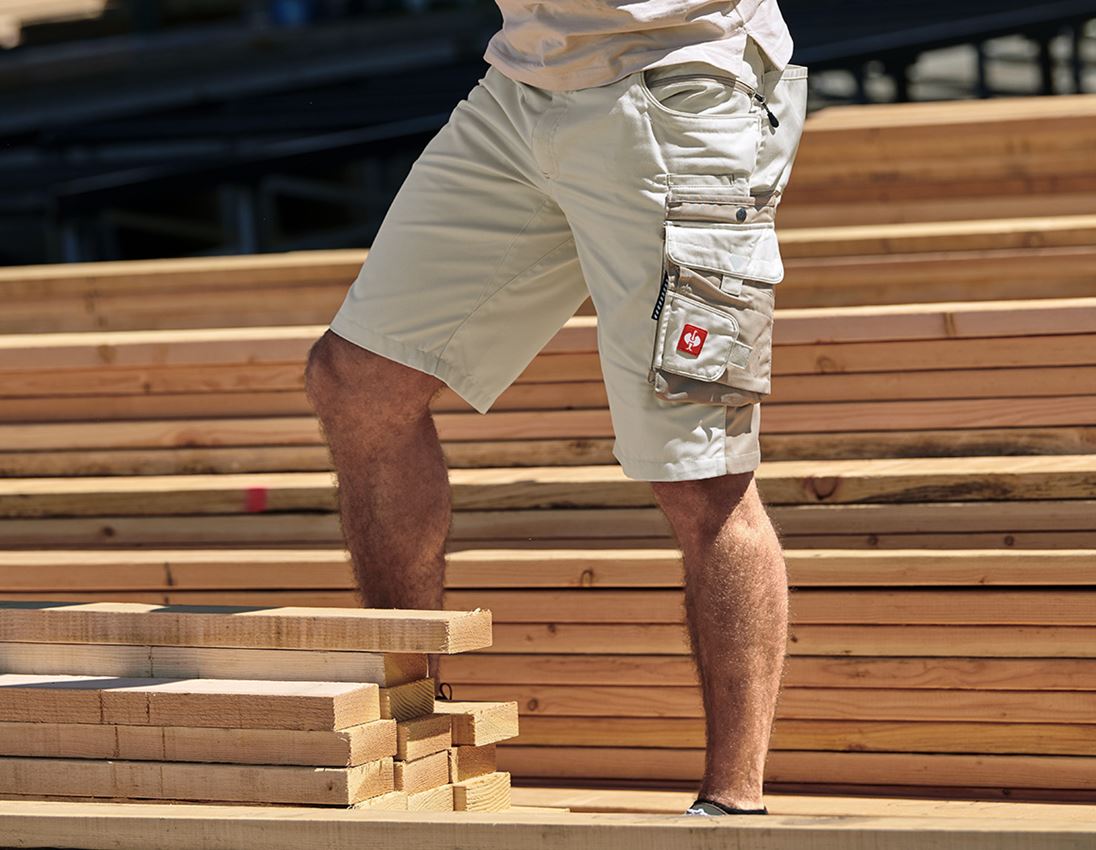 Themen: Short e.s.motion + gips/lehm