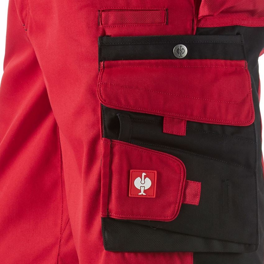 Hosen: Short e.s.motion + rot/schwarz 2
