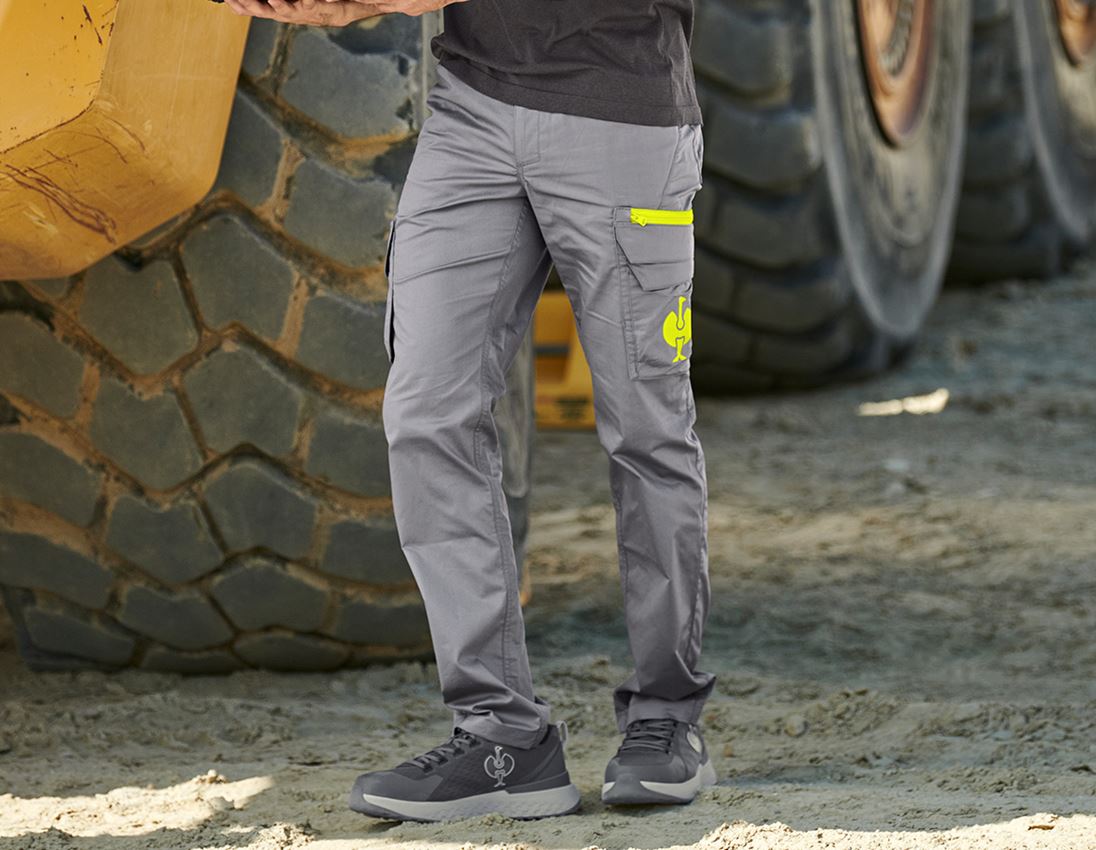 Hosen: Cargohose e.s.trail + basaltgrau/acidgelb
