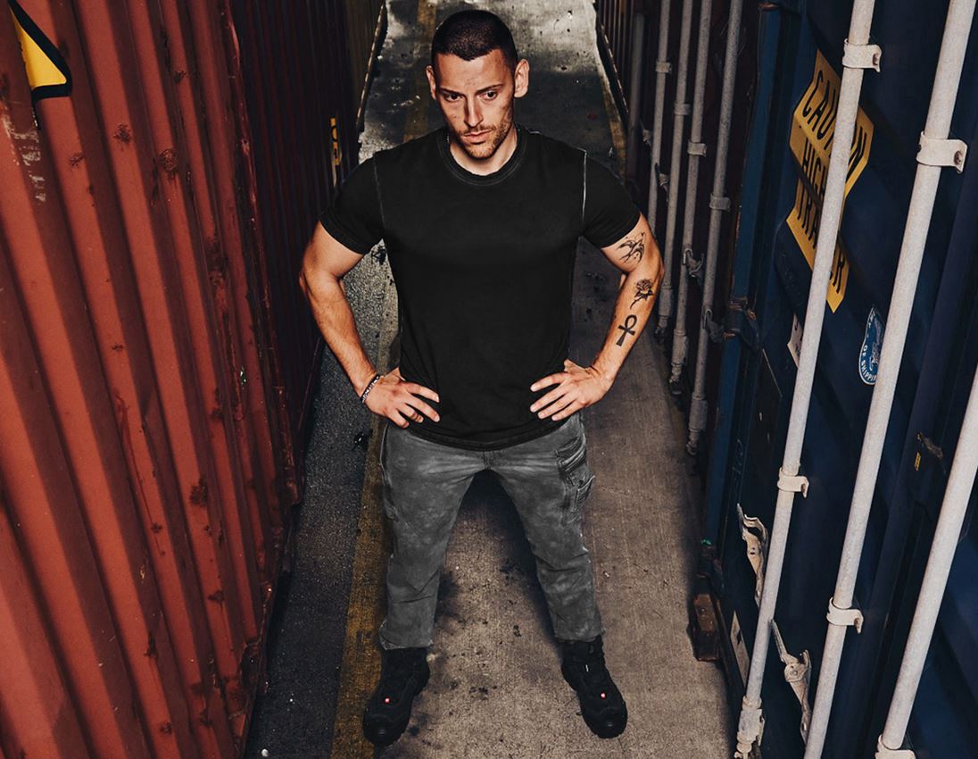 Hosen: Eintracht Trousers Dye + faded grey 1