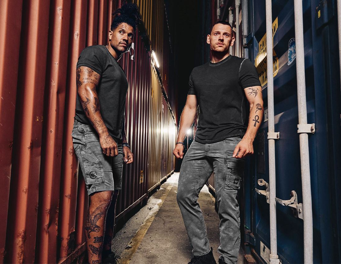 Hosen: Eintracht Trousers Dye + faded grey 2