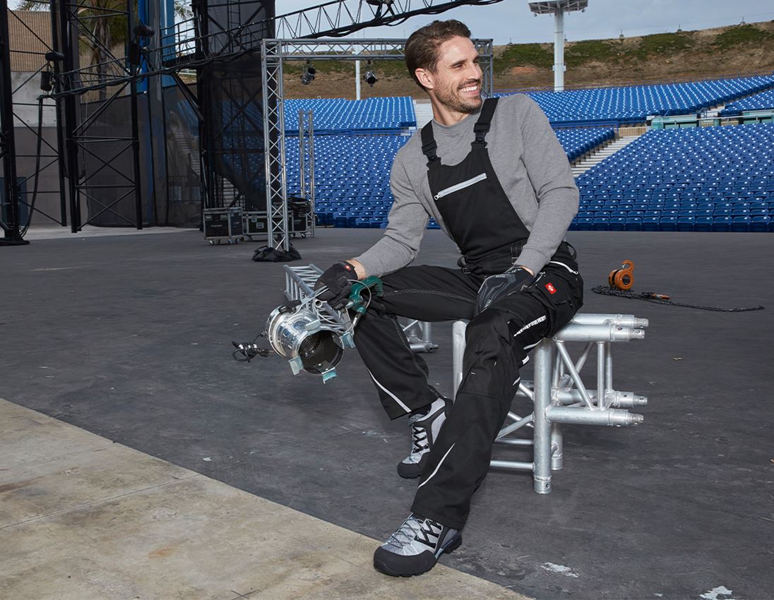 Hosen: Latzhose e.s.motion 2020 + schwarz/platin 1