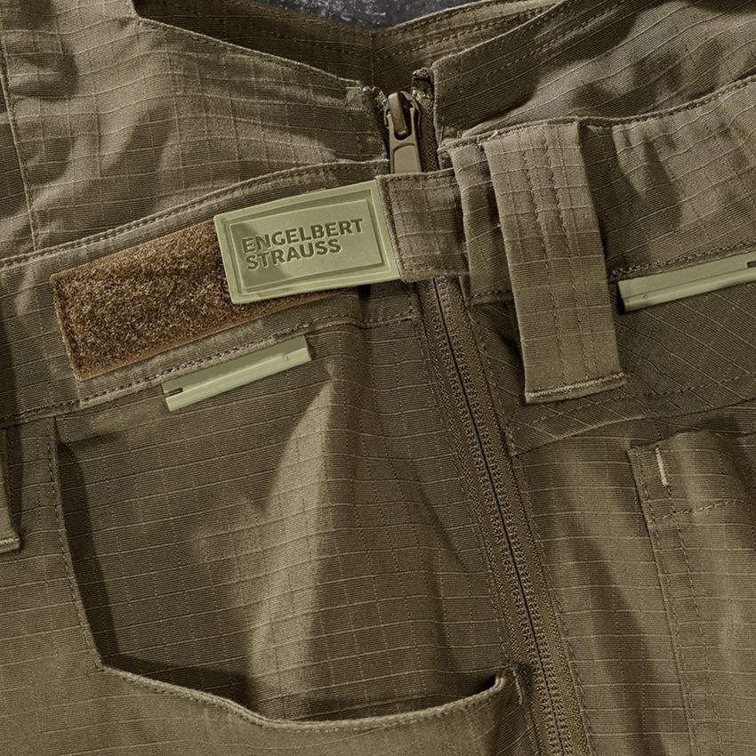 Themen: Latzhose e.s.concrete solid + schlammgrün 2