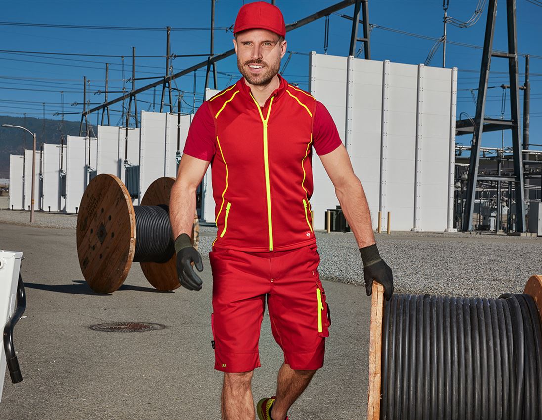 Hosen: Short e.s.motion 2020 + feuerrot/warngelb 1