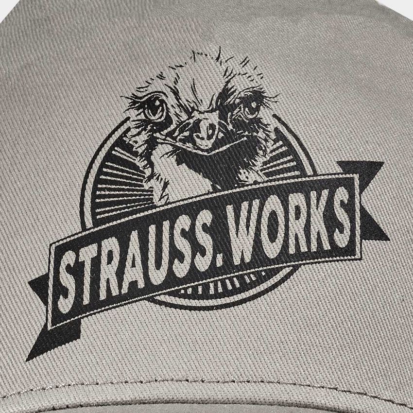Accessoires: Cap e.s.iconic works + delphingrau 2