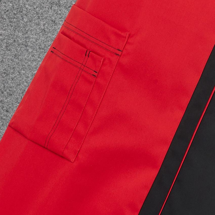 Schürzen: Latzschürze Steyr + rot/schwarz 2