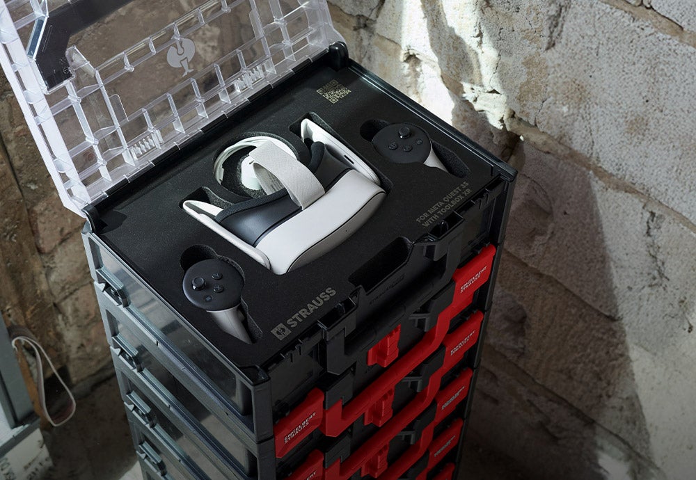 Die Meta Quest 3S in der STRAUSSbox XR Edition fügt sich perfekt in das STRAUSSbox System ein. 