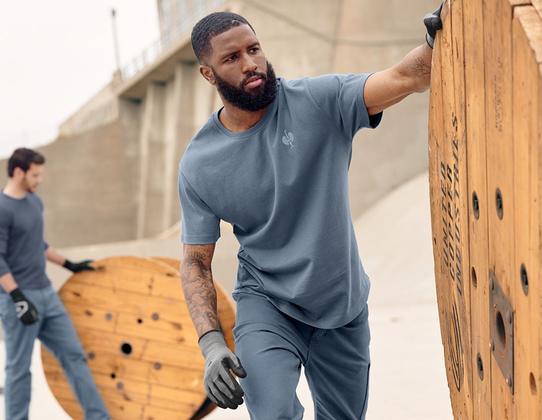 Bovenkleding: T-Shirt heavy e.s.iconic + oxideblauw 2