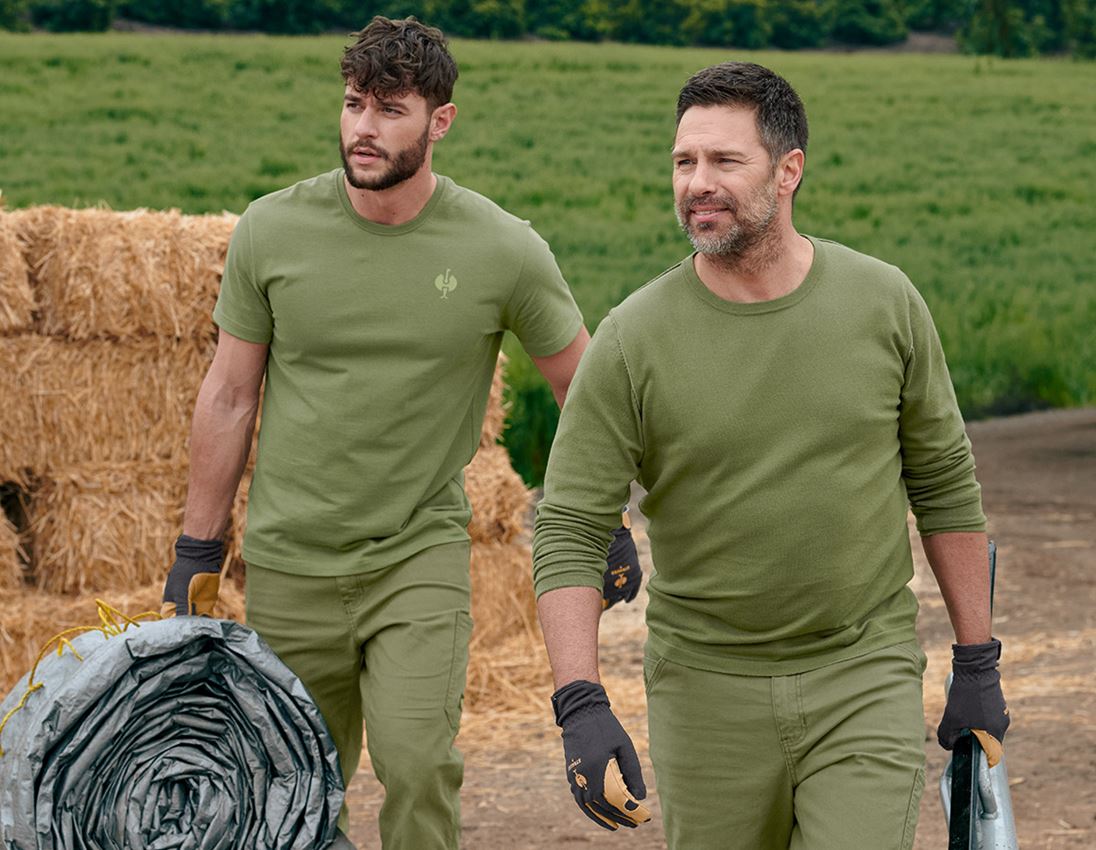 Shirts & Co.: T-Shirt heavy e.s.iconic + berggrün 7