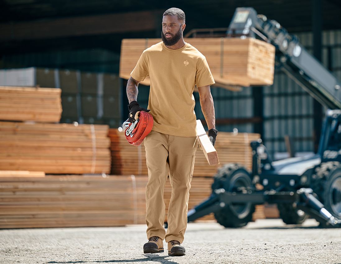 Onderwerpen: T-Shirt heavy e.s.iconic + amandelbruin 1