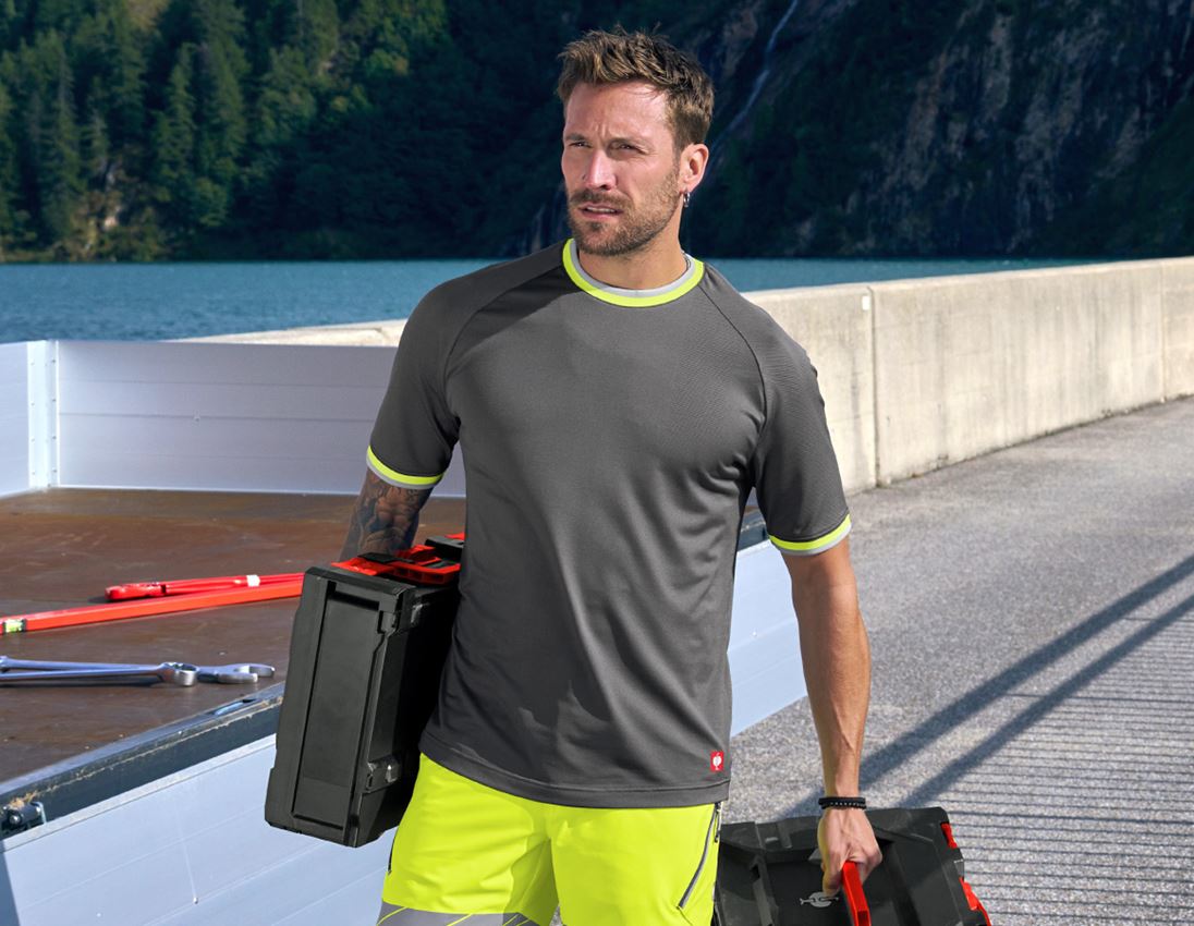 Bovenkleding: Functionele-T-shirt e.s.ambition + antraciet/signaalgeel