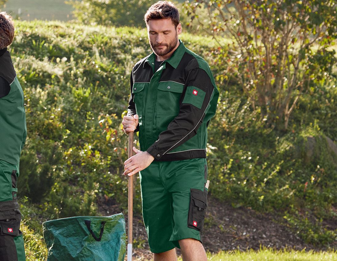 Themen: Short e.s.image + grün/schwarz 3