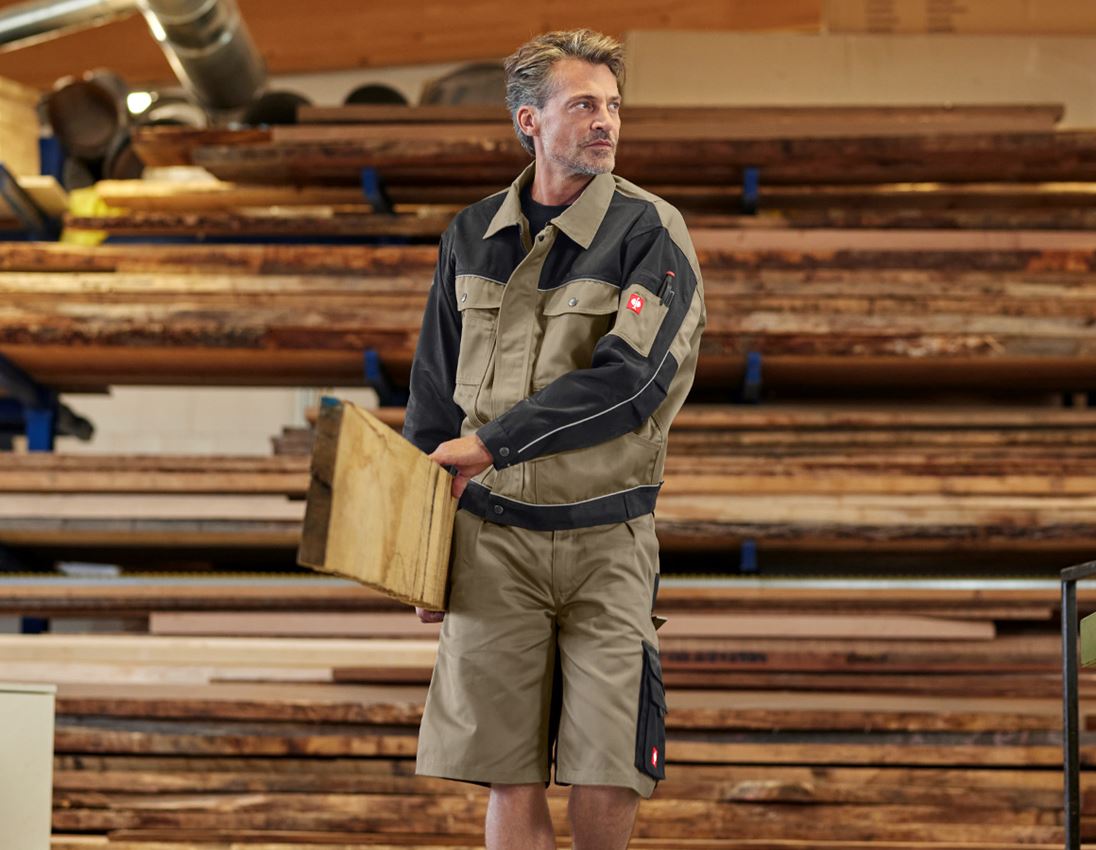 Onderwerpen: Short e.s.image + kaki/zwart 2