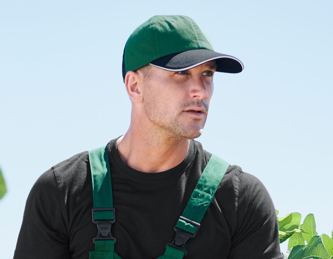 Accessoires: e.s. Cap color + groen/zwart 1