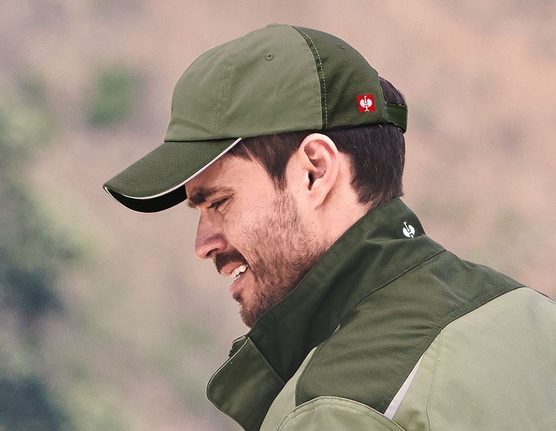 Accessoires: e.s. Casquette color + roseau/mousse