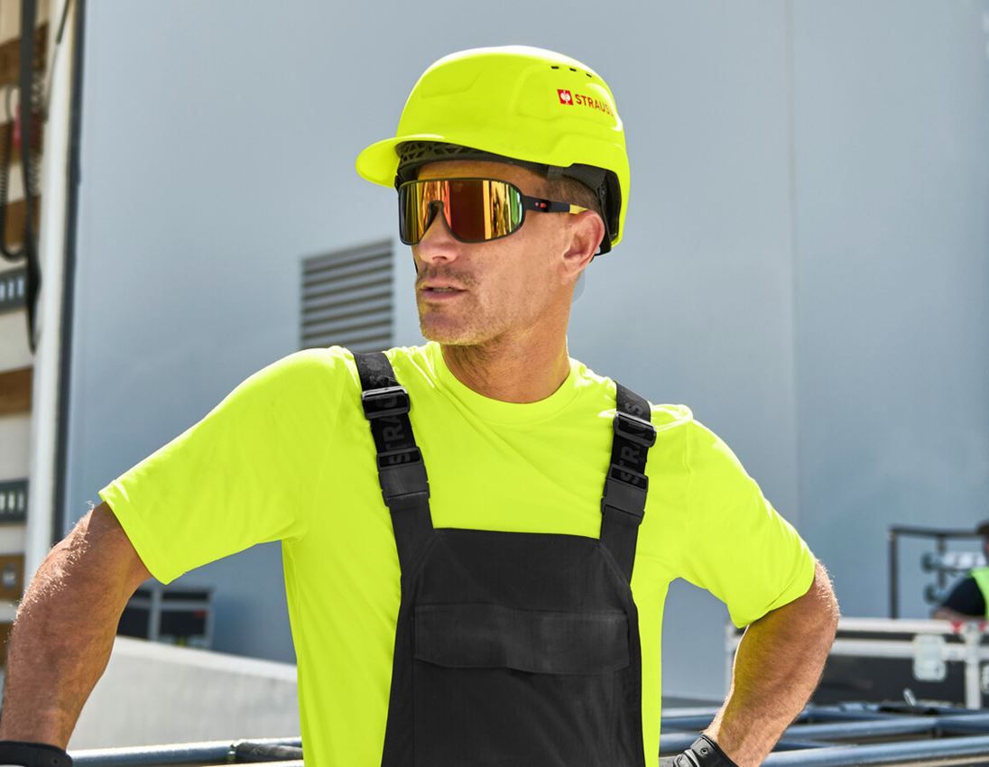 Arbeidsveiligheid: e.s. Werkhelm worker + geel