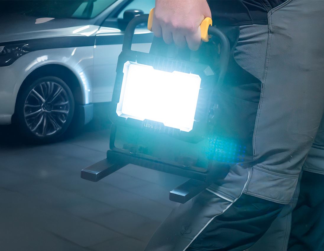 Lampen | Leuchten: LED-Akku-Baustrahler 20W