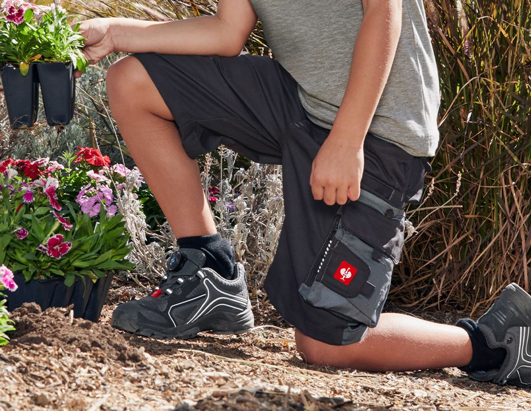 Shorts: Kindershort e.s.motion + grafiet/cement 1