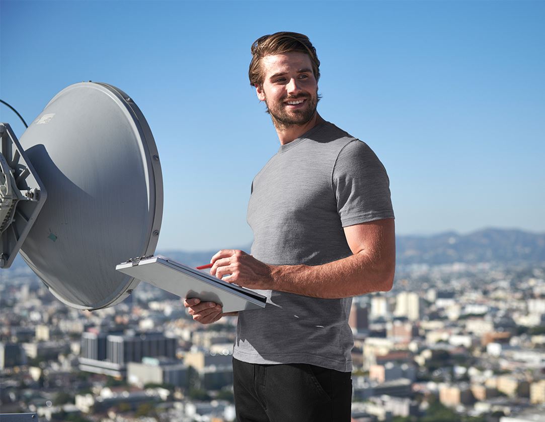 Hauts: e.s. T-Shirt Merino light + gris mélange 1