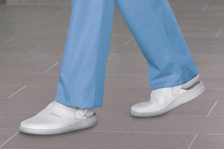 Chaussures médicales et sabot médical blanc pour hôpital et autres