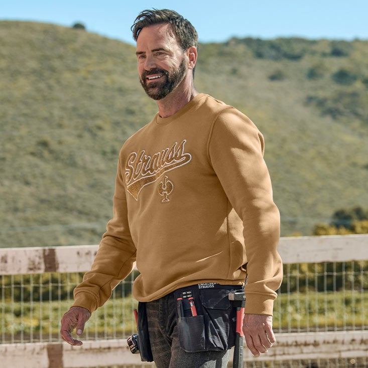 Man in de nieuwe e:pic kleding
