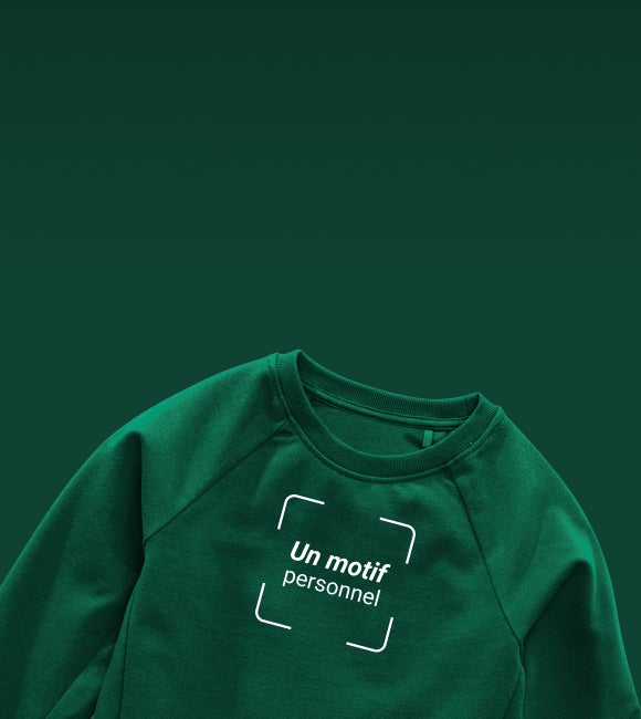 Pull vert sur fond vert