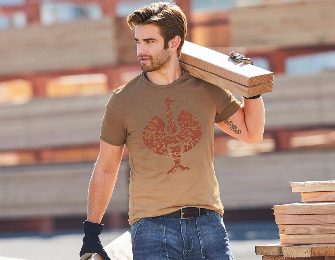 Hauts: e.s. T-Shirt workwear ostrich + brun clair vintage