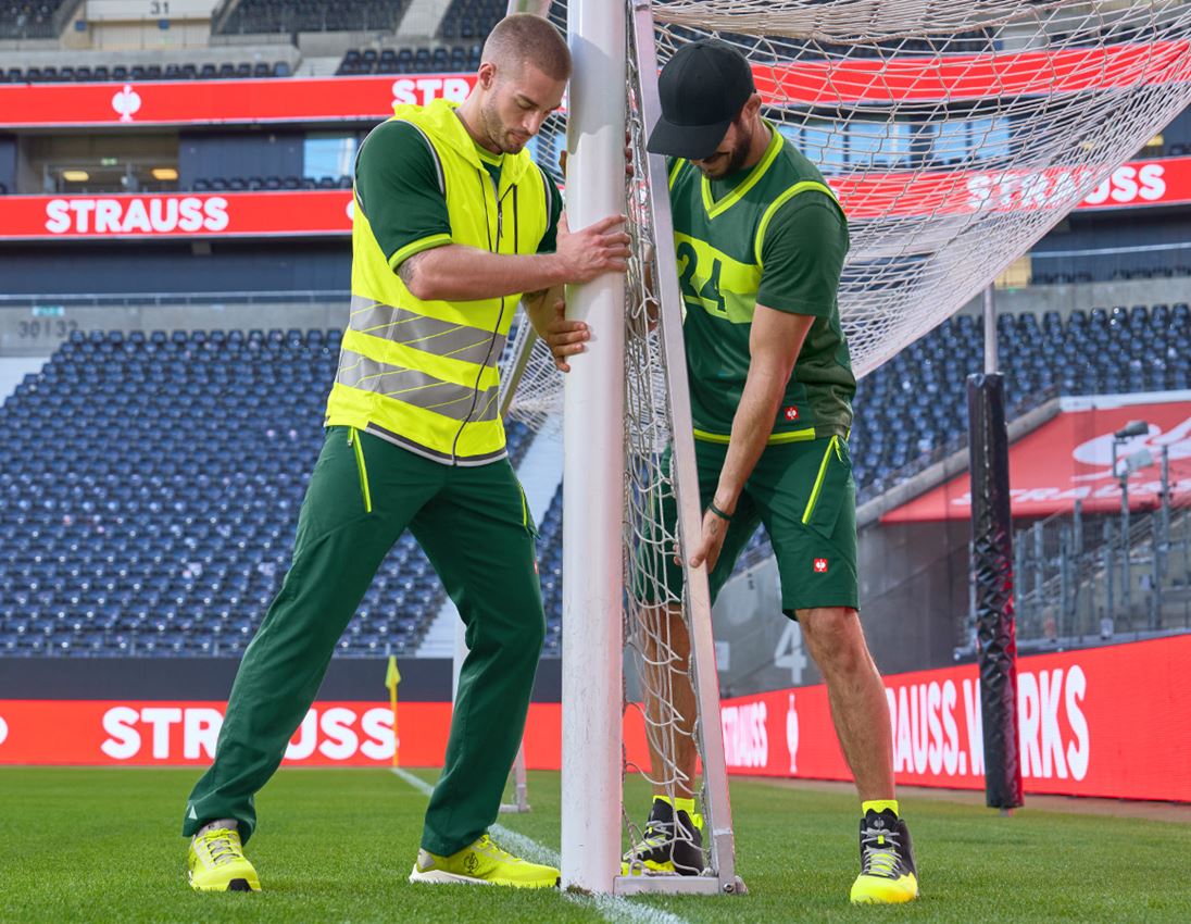 Thèmes: Short à poches multiples e.s.ambition + vert/jaune fluo 5