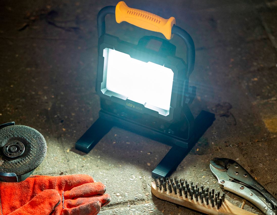 Angebote des Monats: LED-Akku-Baustrahler 20W 2