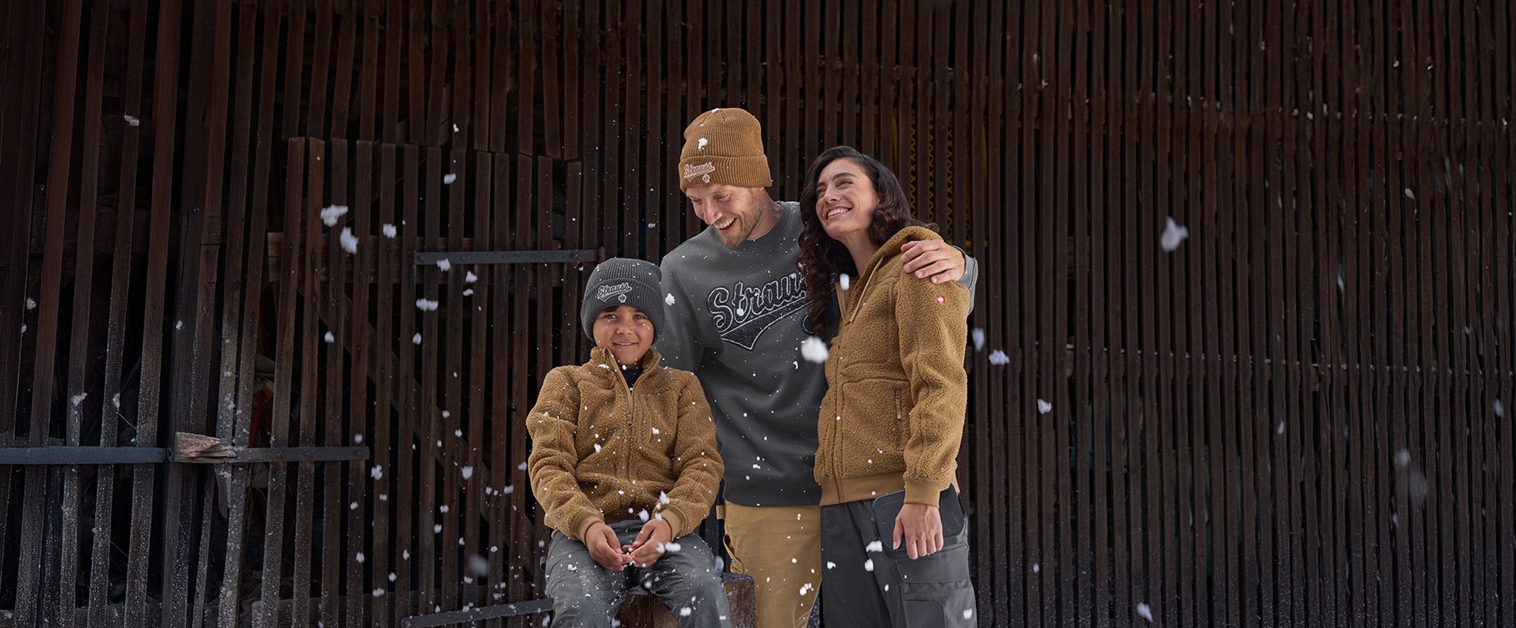 Une famille dans la nouvelle collection de Noël Strauss