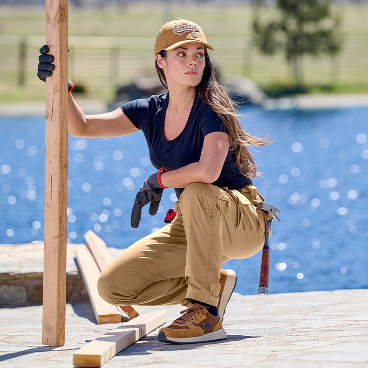 Femme avec pantalon à taille élastique Ripstop et casquette, e.s.e:pic 
