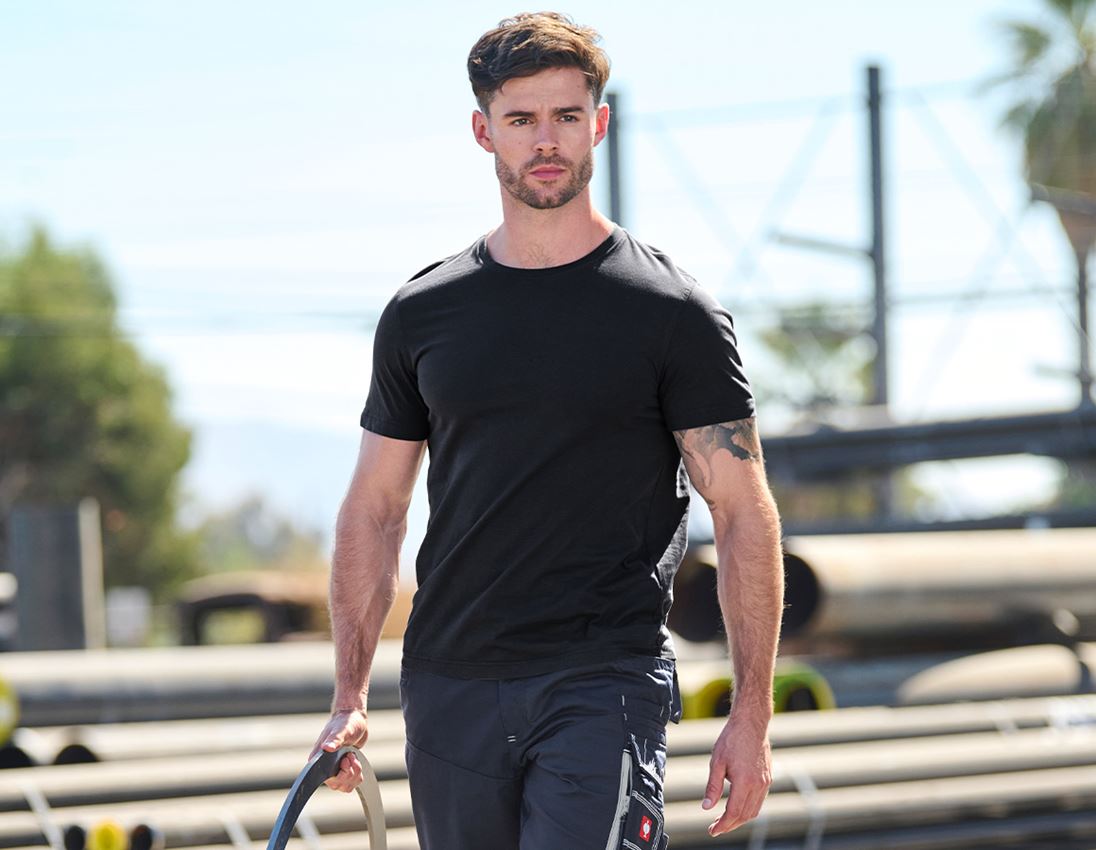 Trička, svetry & košile: e.s. Tričko cotton, long fit + černá