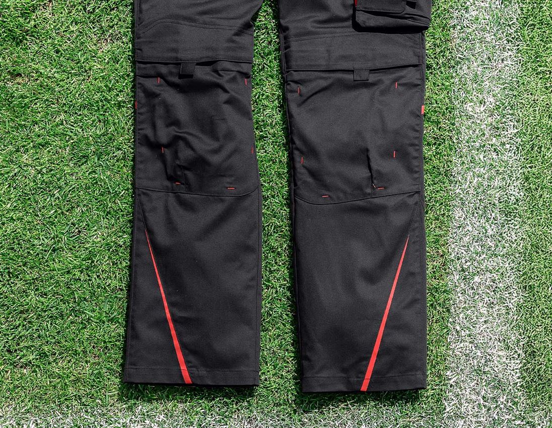 Větší dárky: LFC Work Trousers + black/straussred 2