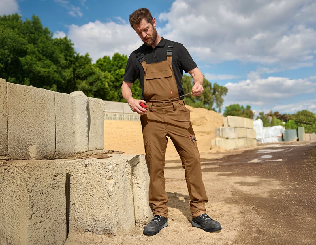 Pracovní kalhoty: Kalhoty s laclem e.s.t:aktik light ripstop + pouštní hnědá