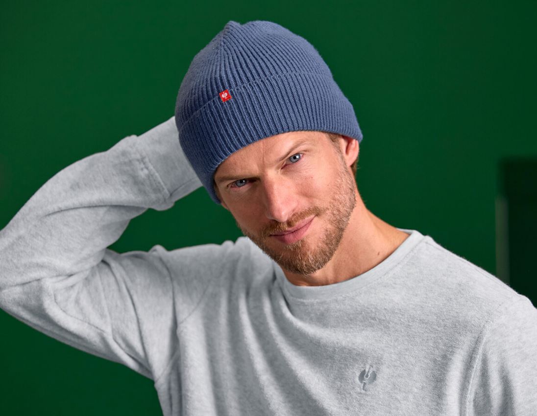 Doplňky: e.s. Pletená čepice + nordická modrá