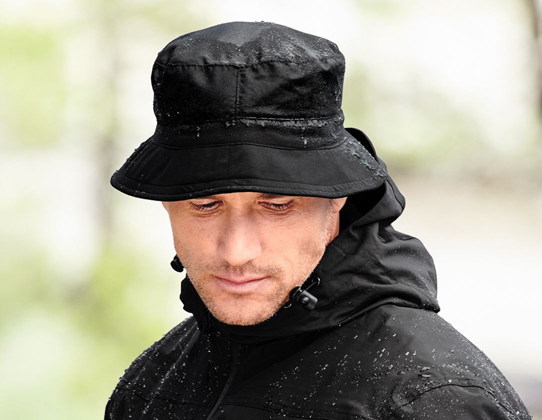 Doplňky: Funkční klobouk + černá