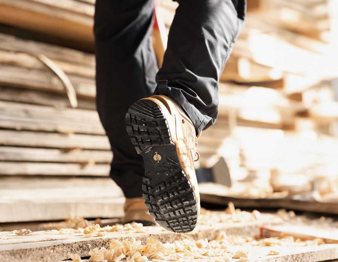 O6: O6 Work shoes e.s. Brixen low + almondbrown 1
