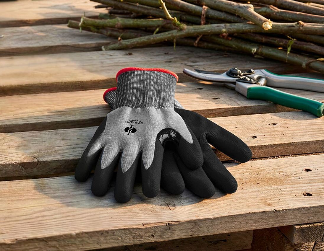 Coated: Nitrile cut protection gloves evertouch Cut C + black/grey 2
