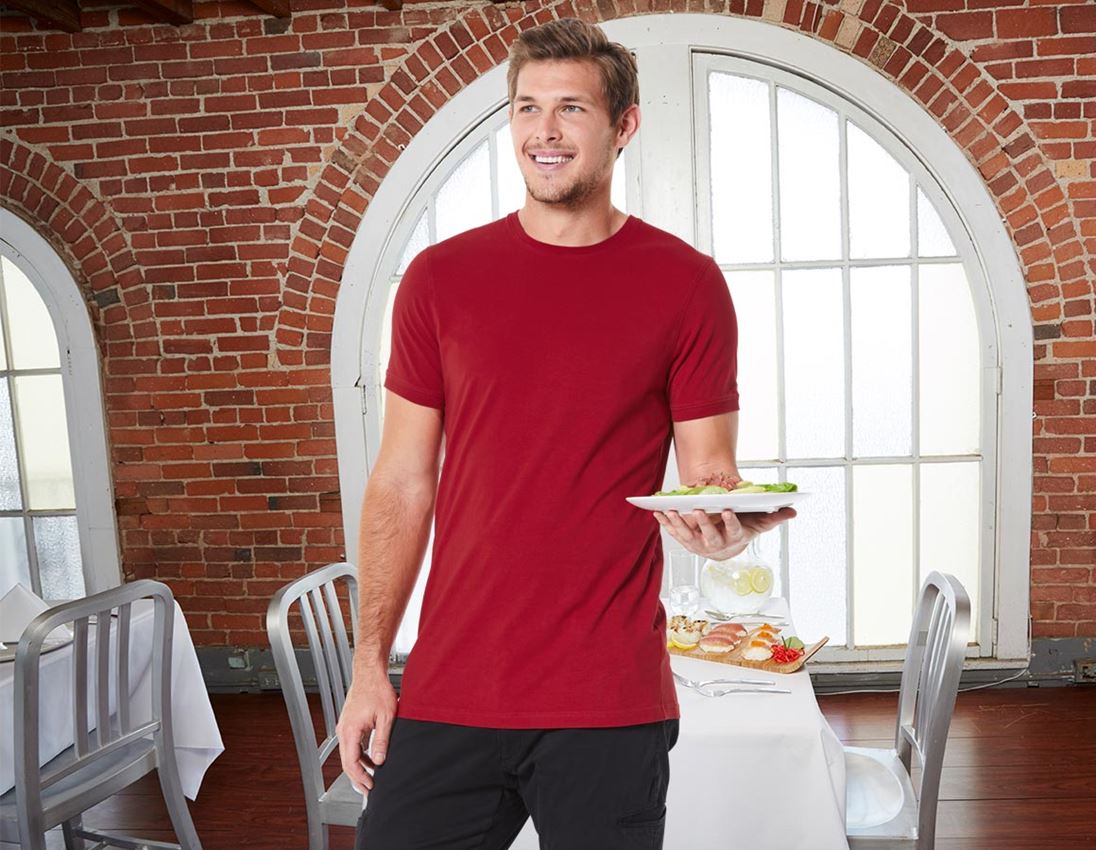Topics: e.s. T-shirt cotton stretch, long fit + fiery red