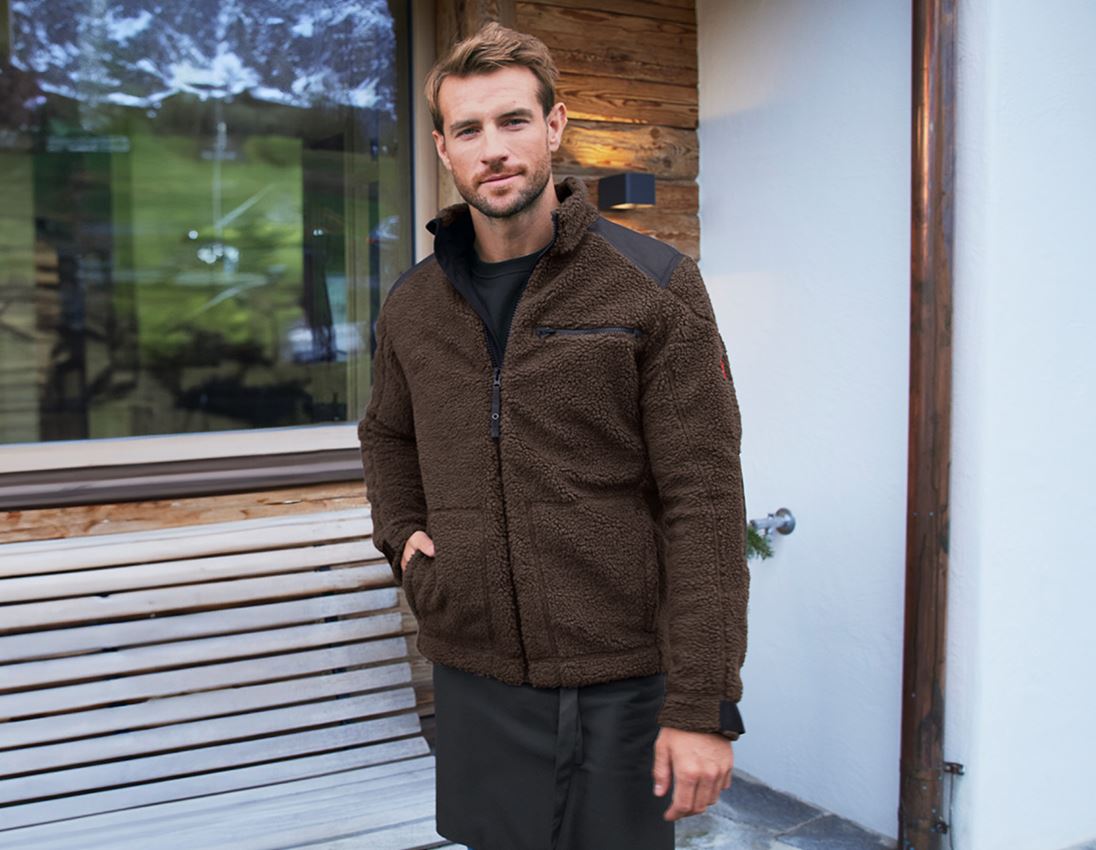 Cold: Faux fur jacket e.s.roughtough  + bark 2