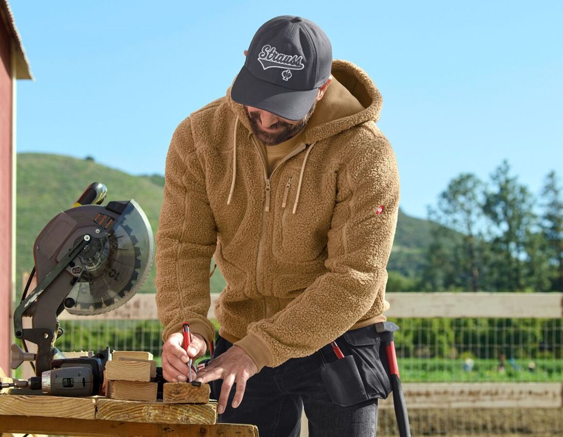 Larger gifts: Faux fur hooded jacket e.s.e:pic + almondbrown 2