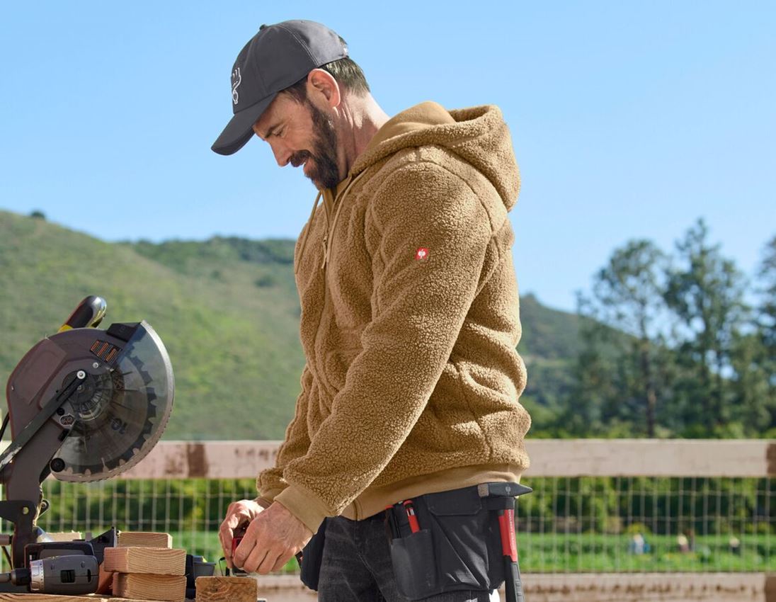 Larger gifts: Faux fur hooded jacket e.s.e:pic + almondbrown 3