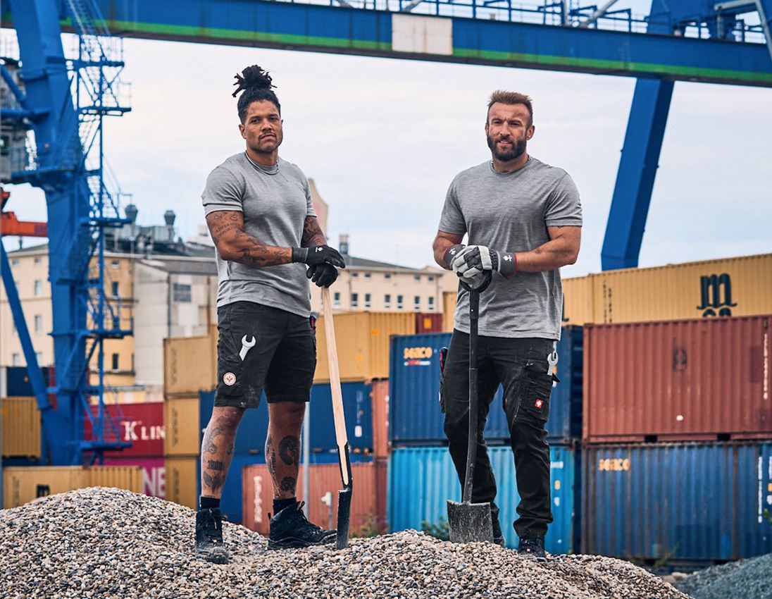 Work Trousers: Eintracht Shorts + oxidblack 3